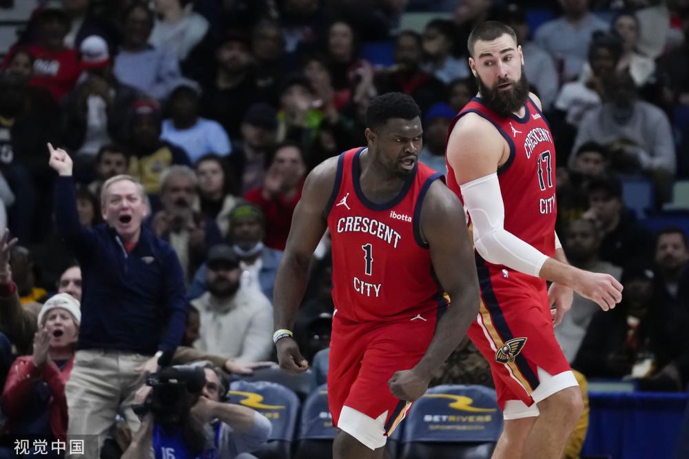 足球场上 足球场上